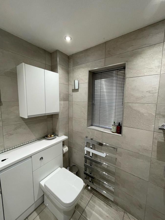 אברגאבני Riverside 2 Bedroom Townhouse With Car Charger מראה חיצוני תמונה