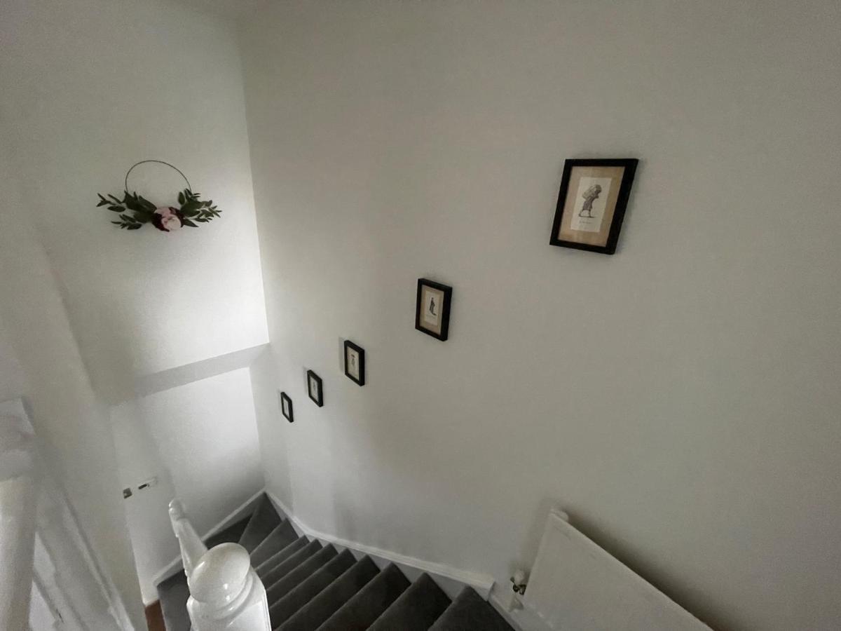 אברגאבני Riverside 2 Bedroom Townhouse With Car Charger מראה חיצוני תמונה