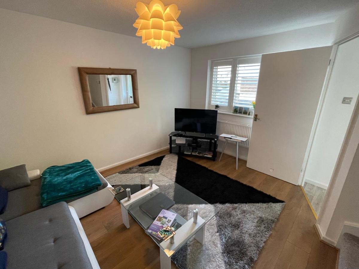 אברגאבני Riverside 2 Bedroom Townhouse With Car Charger מראה חיצוני תמונה