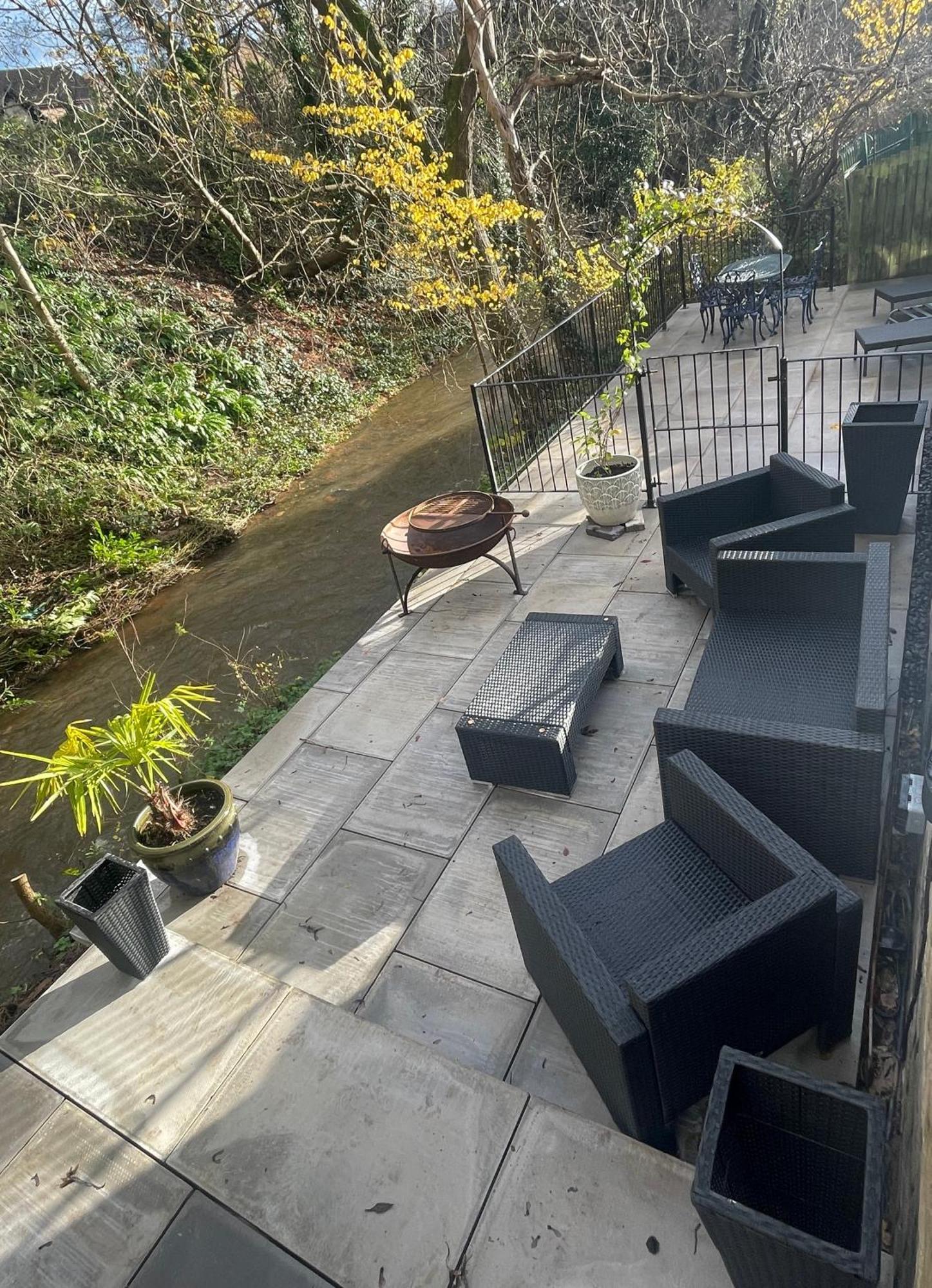 אברגאבני Riverside 2 Bedroom Townhouse With Car Charger מראה חיצוני תמונה